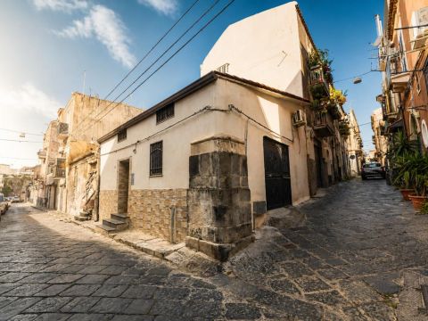 Via Sacchero, 16 - Catania