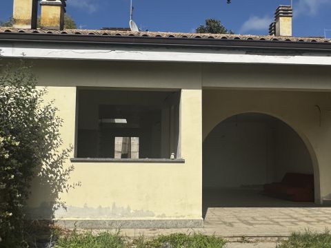 Via dei Costaroni, 87 - Riano