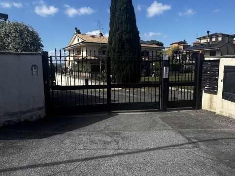 Via dei Costaroni, 87 - Riano
