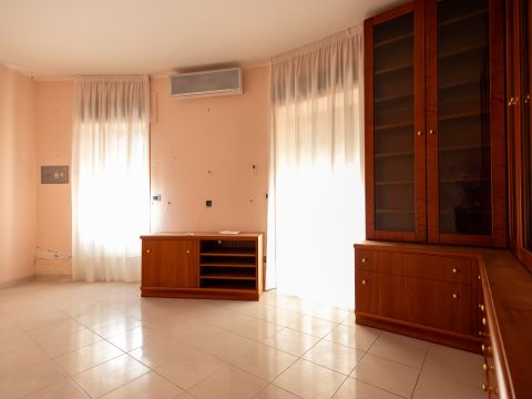 Largo Giuseppe Ferragina, 4 - Catanzaro