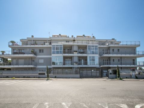 Via Ildebrando della Giovanna, 81 - Roma