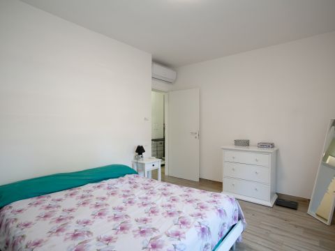 Via Ildebrando della Giovanna, 81 - Roma