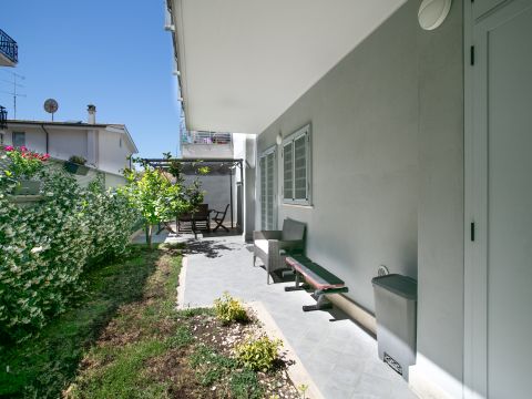 Via Ildebrando della Giovanna, 81 - Roma