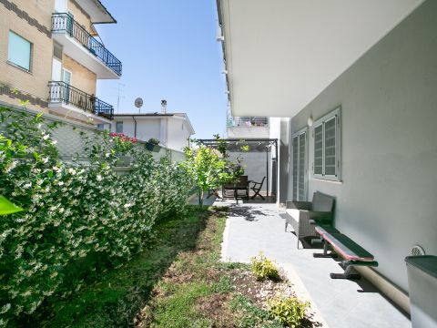 Via Ildebrando della Giovanna, 81 - Roma