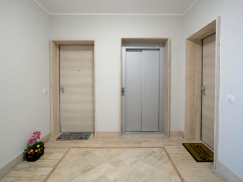 Via Ildebrando della Giovanna, 81 - Roma