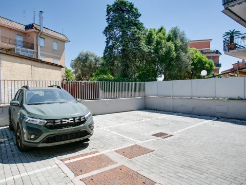 Via Ildebrando della Giovanna, 81 - Roma