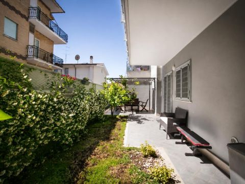 Via Ildebrando della Giovanna, 81 - Roma