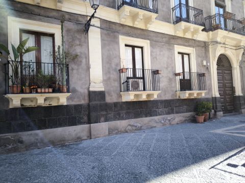 Via Teatro Massimo, 58 - Catania