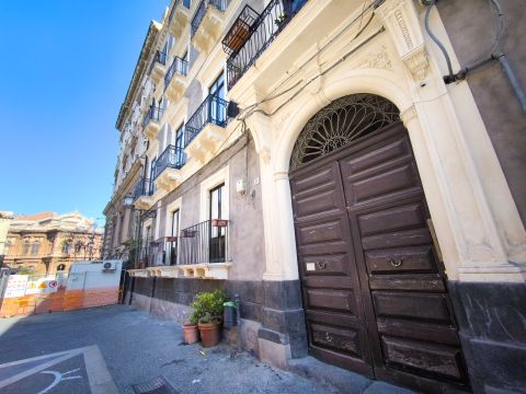 Via Teatro Massimo, 58 - Catania