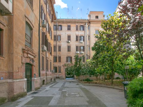 Lungotevere Testaccio, 20 - Roma