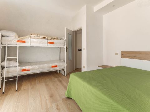 Via 5 Regina, 10 - Margherita Di Savoia