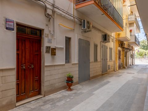 Via 5 Regina, 10 - Margherita Di Savoia