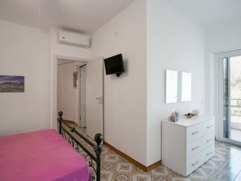 Via dei Licheni, 14 - Anzio