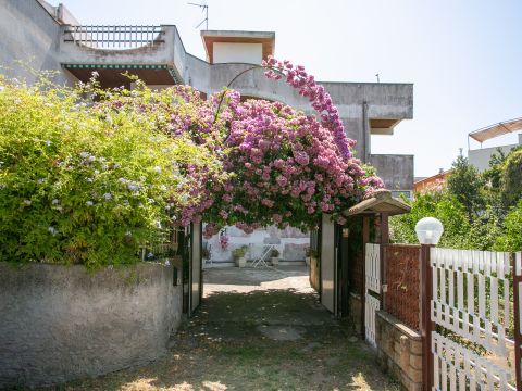 Via dei Licheni, 14 - Anzio
