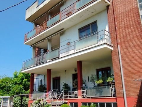 Via Pezzi, 25 - Capriate San Gervasio