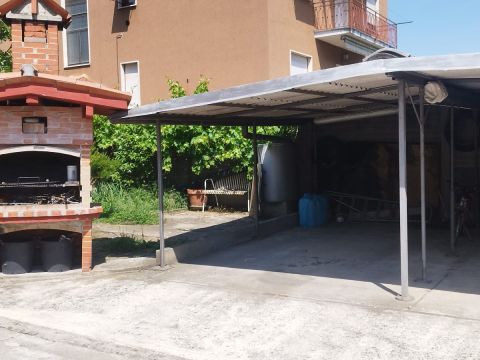 Via Pezzi, 25 - Capriate San Gervasio