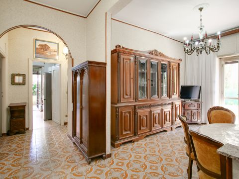 Via Pietro D'Assisi, 5 - Roma