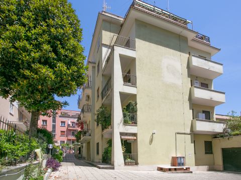 Via Pietro D'Assisi, 5 - Roma