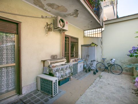 Via Pietro D'Assisi, 5 - Roma