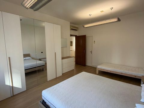 Via Trieste, 12 - Padova