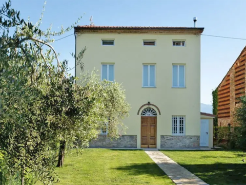Via Cardinale A. Pacini, 12 - Capannori