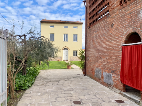 Via Cardinale A. Pacini, 12 - Capannori