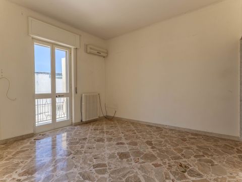 Via Taranto, 1 - Bari