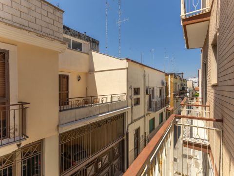 Via Taranto, 1 - Bari