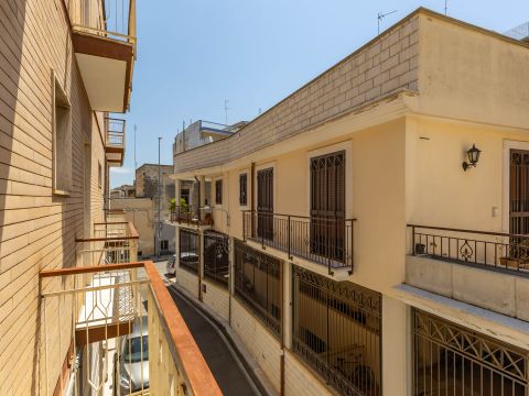 Via Taranto, 1 - Bari
