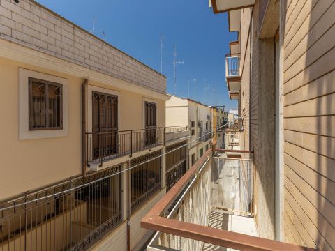 Via Taranto, 1 - Bari