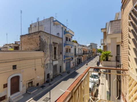 Via Taranto, 1 - Bari
