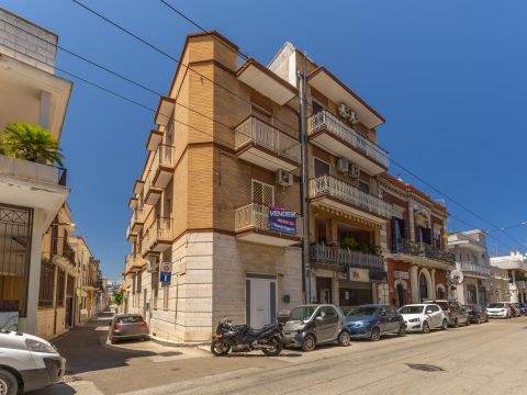 Via Taranto, 1 - Bari