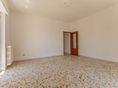 Via Taranto, 1 - Bari
