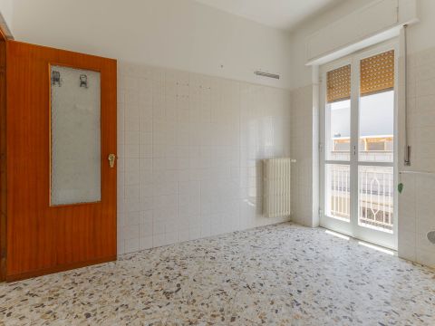 Via Taranto, 1 - Bari
