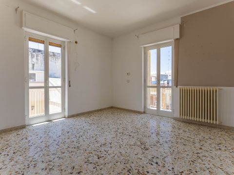 Via Taranto, 1 - Bari