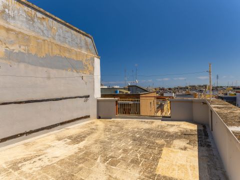Via Taranto, 1 - Bari