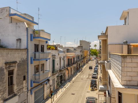 Via Taranto, 1 - Bari