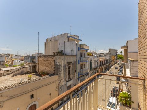 Via Taranto, 1 - Bari