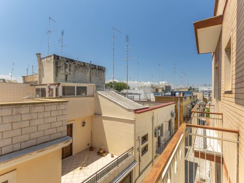 Via Taranto, 1 - Bari