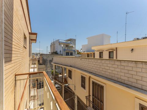 Via Taranto, 1 - Bari