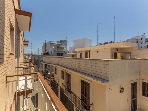 Via Taranto, 1 - Bari