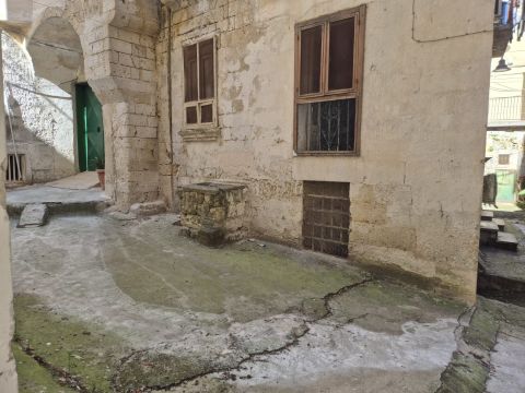 Via Vittorio Veneto, 57 - Gravina In Puglia