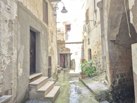 Via Vittorio Veneto, 57 - Gravina In Puglia
