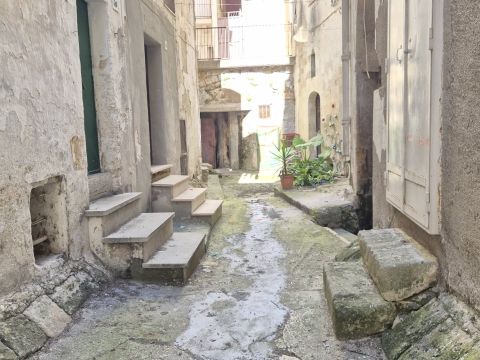 Via Vittorio Veneto, 57 - Gravina In Puglia