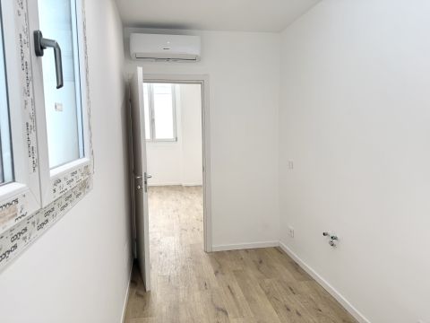 Via Luigi Mercantini, 25 - Milano