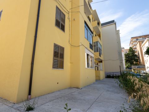 Via Alberto de Nobili, 5 - Catanzaro