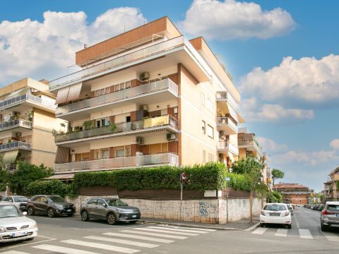 Via Luigi Kossuth, 28 - Roma