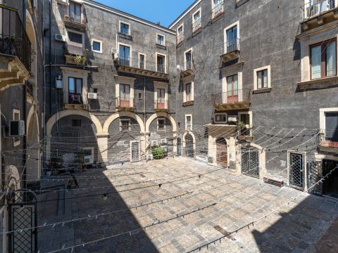 Via Montesano, 5 - Catania