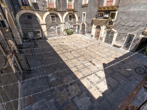 Via Montesano, 5 - Catania