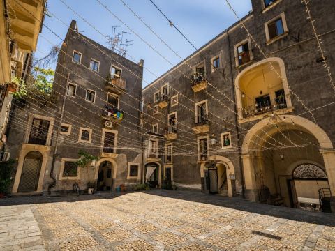 Via Montesano, 5 - Catania